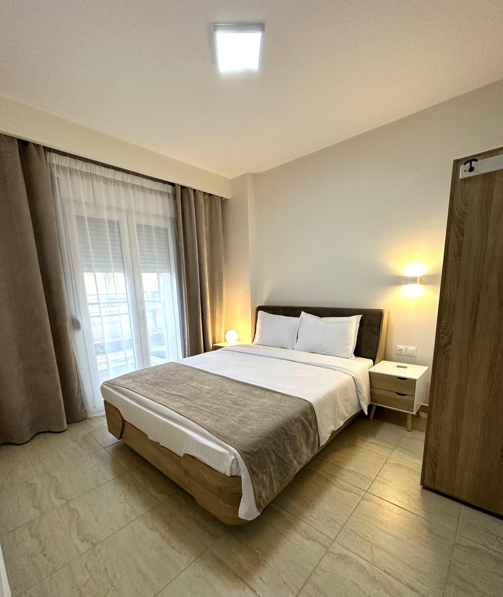 Navarino Luxe Suites Peraía Zewnętrze zdjęcie