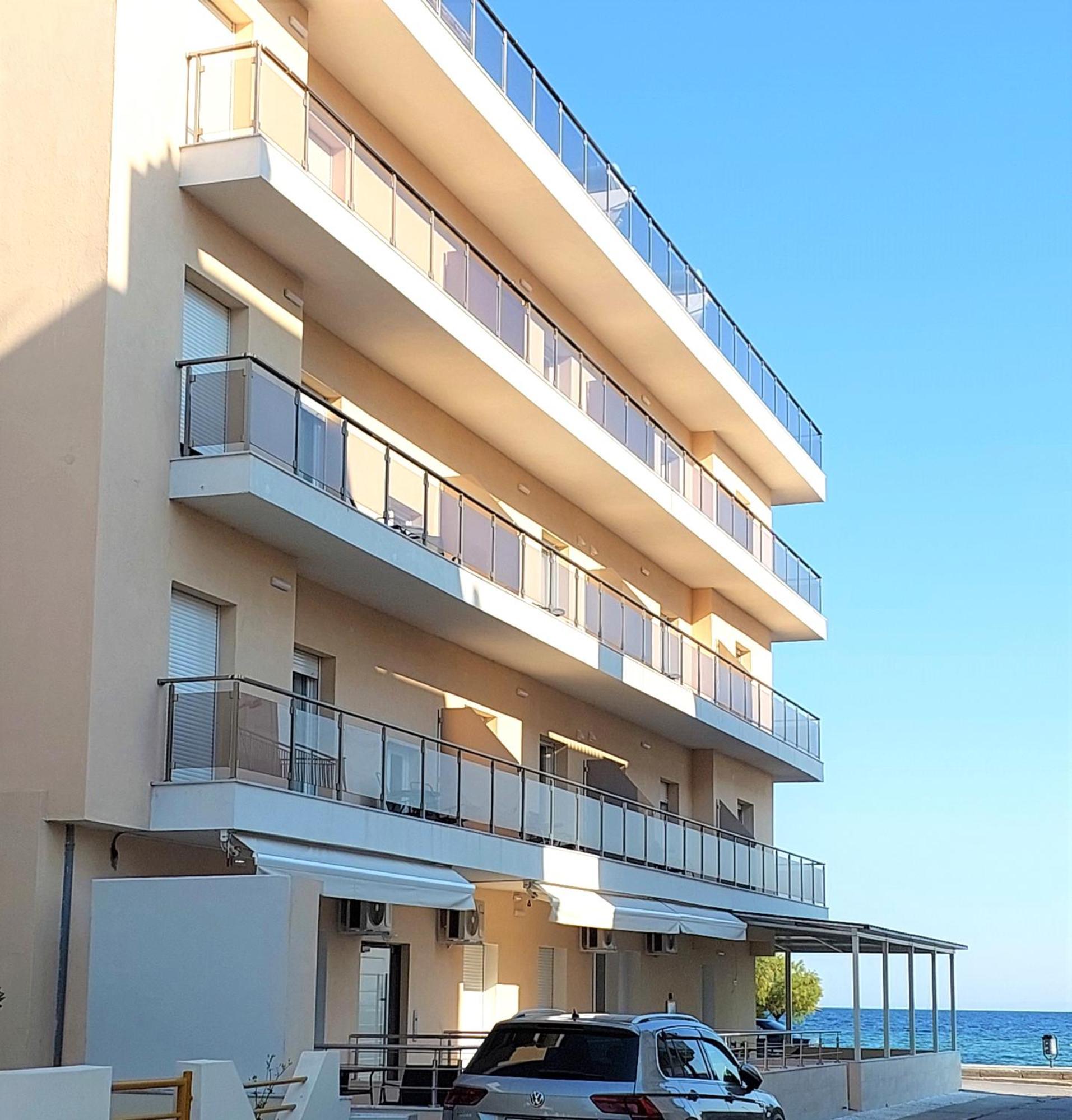 Navarino Luxe Suites Peraía Zewnętrze zdjęcie