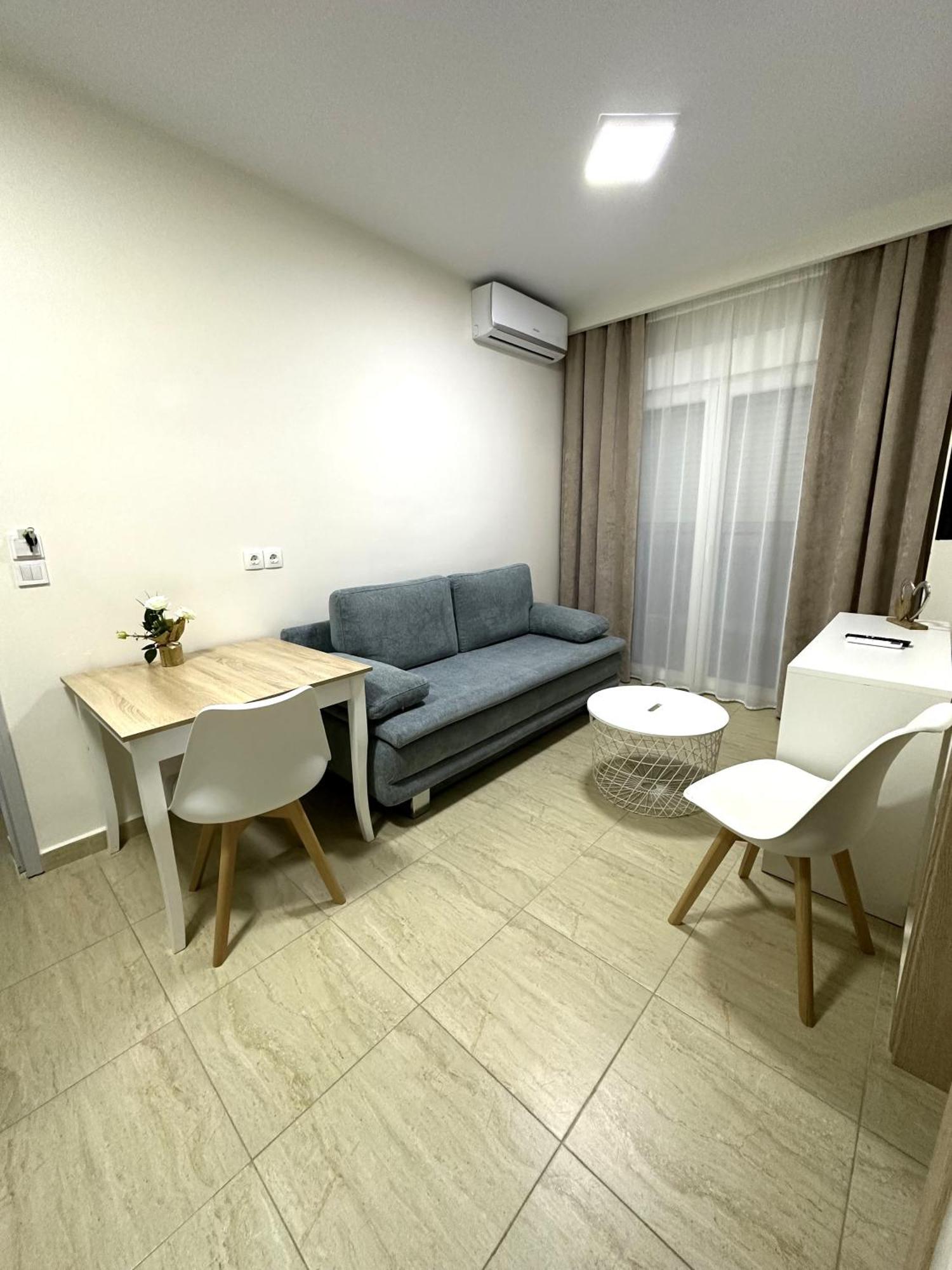 Navarino Luxe Suites Peraía Zewnętrze zdjęcie