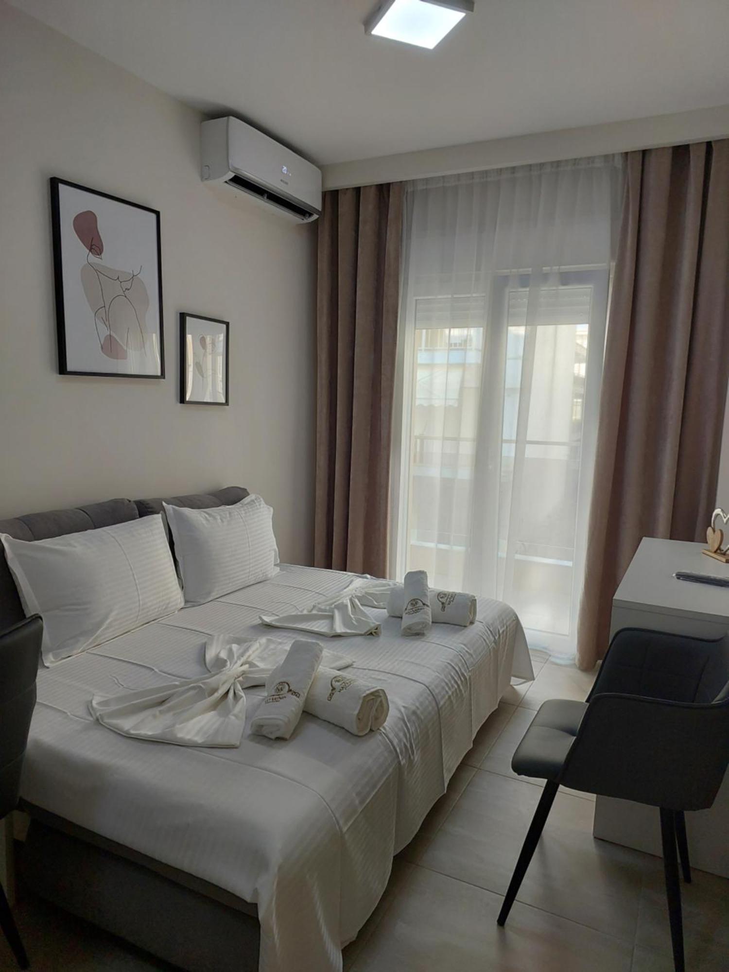 Navarino Luxe Suites Peraía Zewnętrze zdjęcie