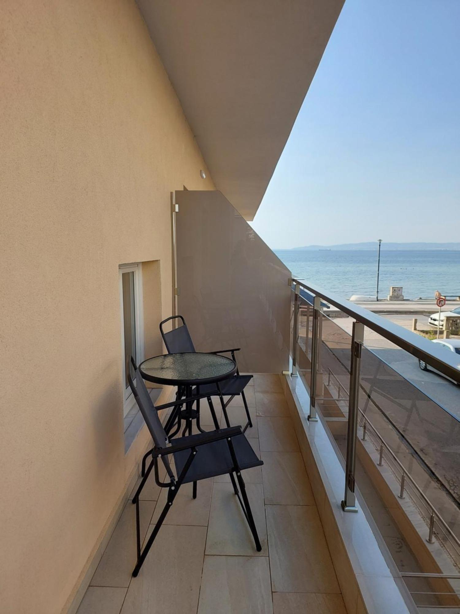 Navarino Luxe Suites Peraía Zewnętrze zdjęcie