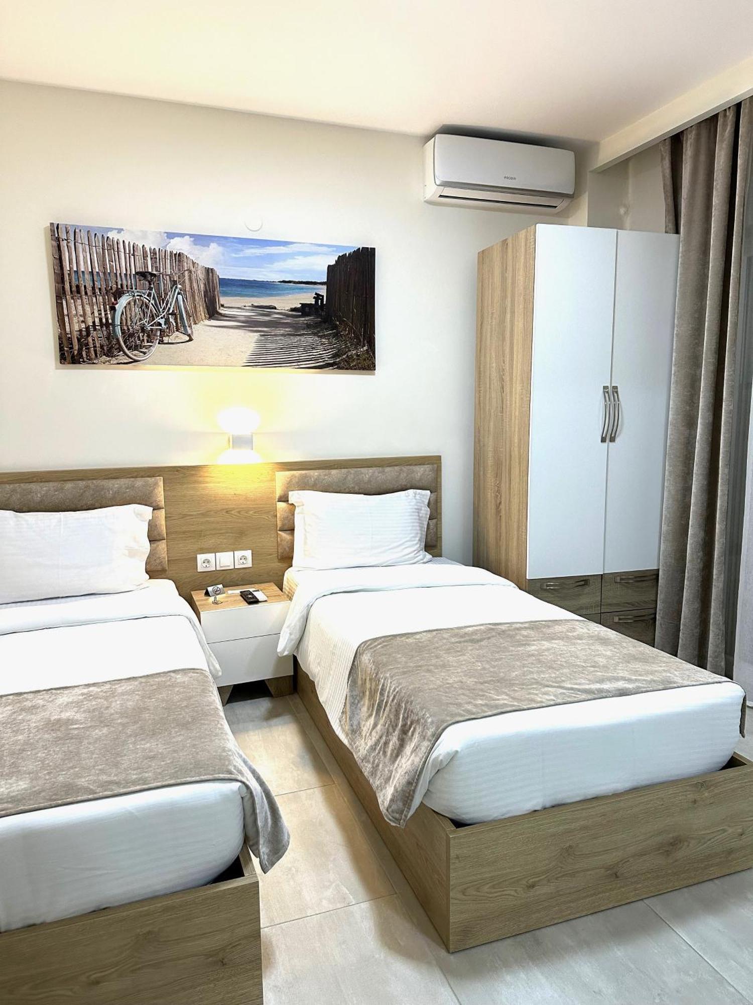 Navarino Luxe Suites Peraía Zewnętrze zdjęcie